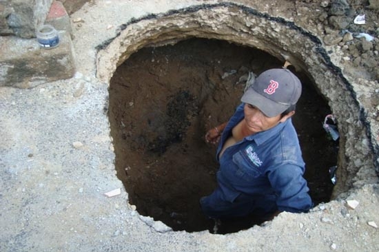 Soapap repara drenaje en 13 colonias por colapsos