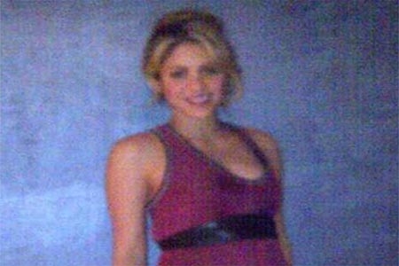 Shakira presume pancita en Twitter