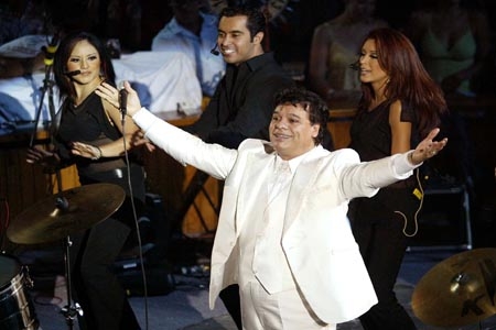 Rebajan al 50% costo de boletos para show de Juan Gabriel en la Feria de Puebla 2012