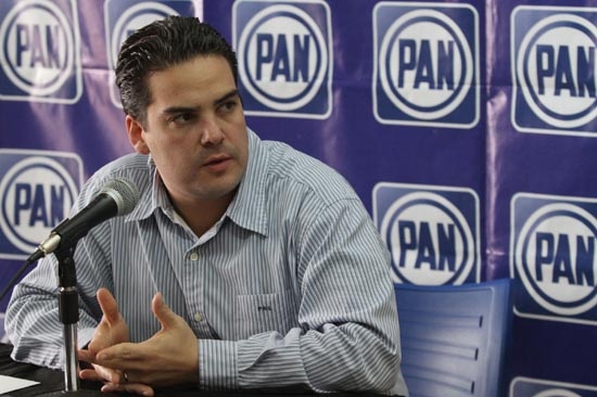 Le vamos a romper la cara a Peña Nieto: PAN