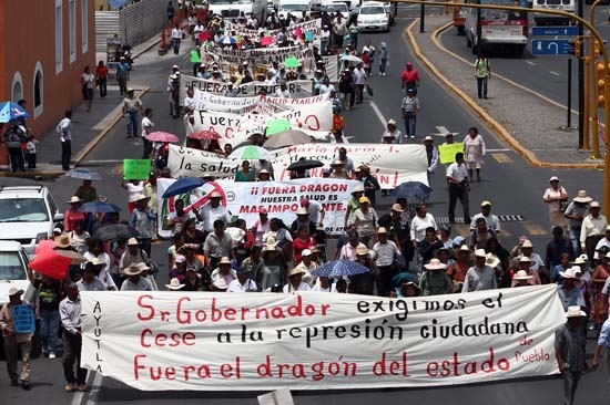 Opositores al Dragón se ponen vivos y también piden obras a la SEGOB
