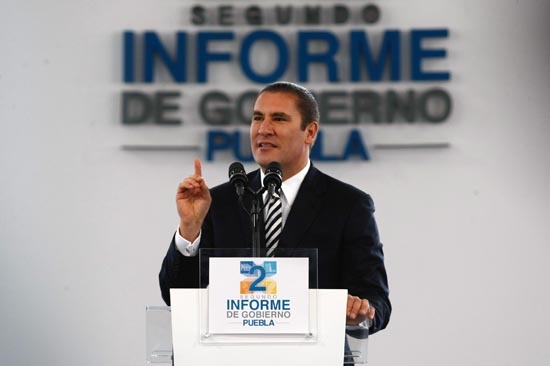 Moreno Valle se suma a Enrique Peña Nieto y promete respetar la elección 2013