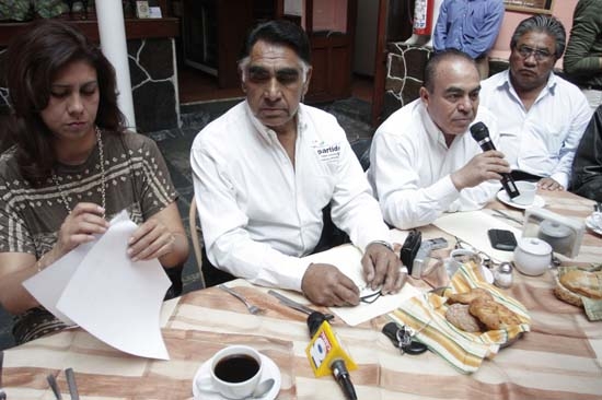 Enrique Doger y Chucho Morales arremeten contra Zavala