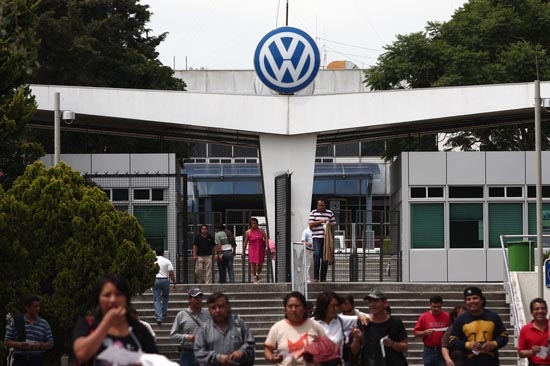 VW deberá pagar los 16.8 mdp de impuestos, asegura edil de Coronango