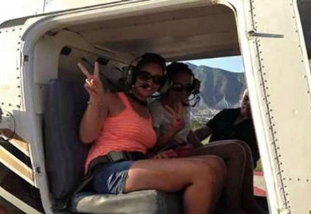 Despiden a dos pilotos por pasear a mujeres en helicópteros oficiales