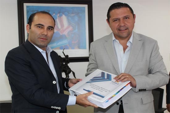 Aguilar Chedraui entregó la SSEP a Roberto Rivero Trewartha