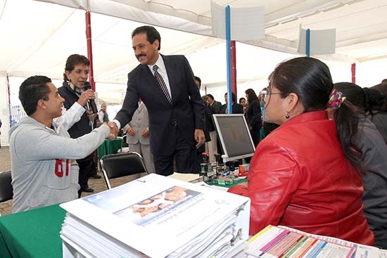 Esparza Ortiz supervisa proceso de admisión BUAP 2013