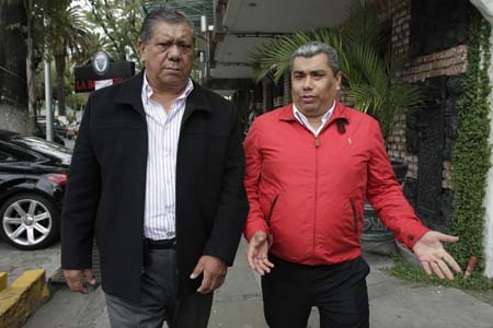 Zavala alega que nadie le ha pedido declinar