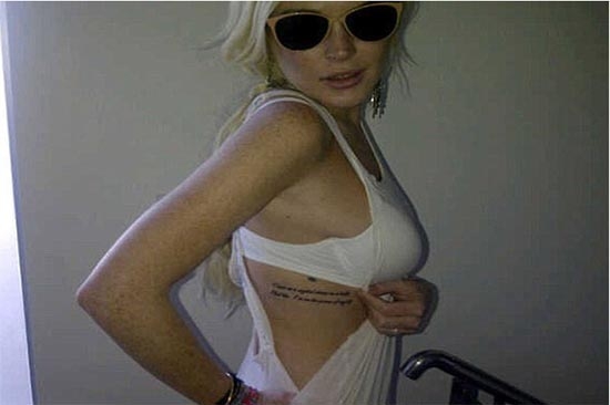 Lindsay Lohan tatúa su felicidad