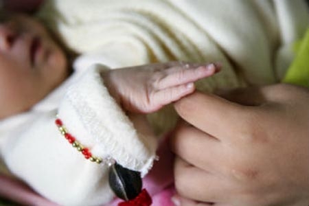 Pasó de quinceañera, a madre y padre de un bebé