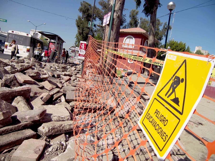 Cercan el Paseo Bravo para evitar más accidentes con los árboles
