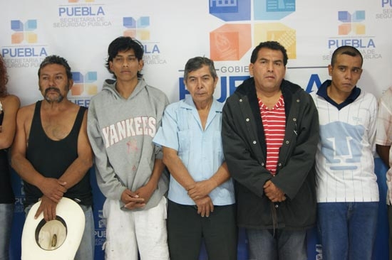Consignan a 16 personas que tomaron la presidencia municipal de Izúcar de Matamoros