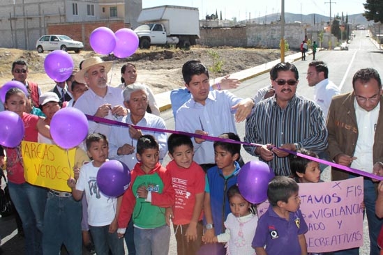 Rivera Pérez inaugura 18 calles más