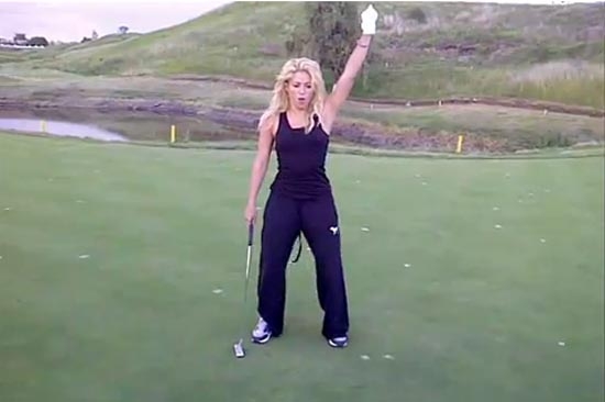 Shakira juega golf en Puebla