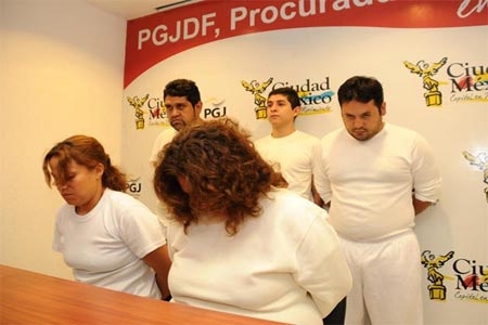Detienen a santeros que secuestraban en Puebla, DF y Edomex