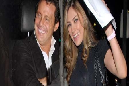 Luis Miguel y Aracely Arámbula pasean en Cancún