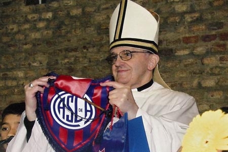 Francisco es futbolero, apoya a San Lorenzo de Almagro