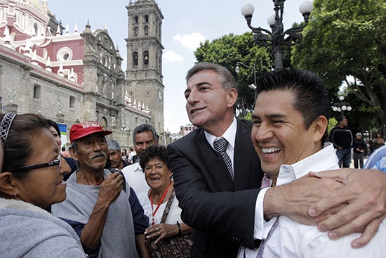 Tony Gali se placea en el zócalo tras triunfo electoral