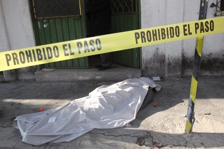 Anciano fue asesinado a golpes e incendiaron su vivienda en la colonia El Carmen