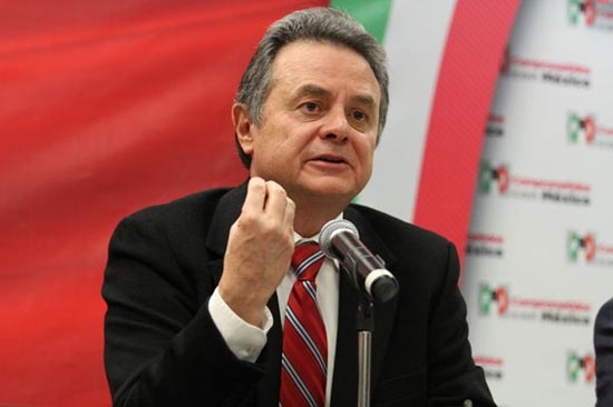 Líder nacional del PRI llama a reunión a diputados locales de Puebla
