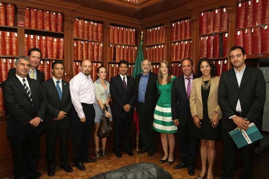 Eduardo Rivera se reunió con personal de Massachusetts Institute of Technology