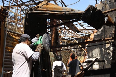Demuelen el mercado 5 de mayo tras incendio