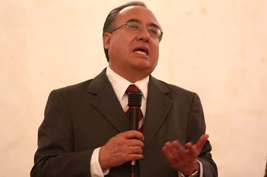 Gobierno analizaría recursos para gabinete de transición: Meneses