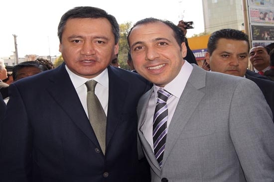 Héctor Sulaimán con Osorio Chong en sesión de conclusiones de Fundación Colosio del PRI