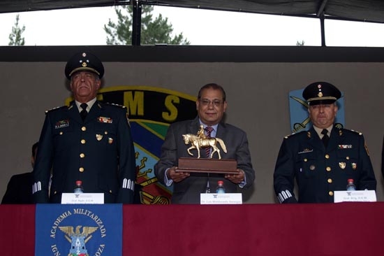 Ejército otorga presea “Ignacio Zaragoza” a Luis Maldonado Venegas
