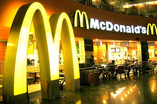 Mc Donalds y su Cajita Feliz, demandados
