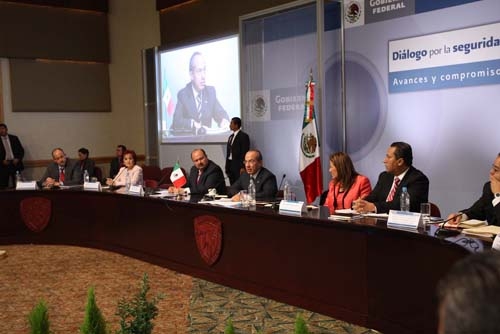 Moreno Valle planta a Felipe Calderón