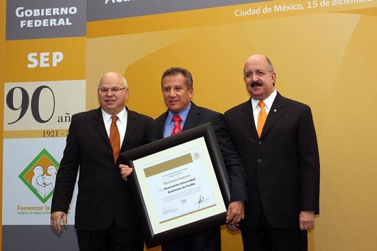 BUAP recibió premio SEP-ANUIES por tercer año consecutivo
