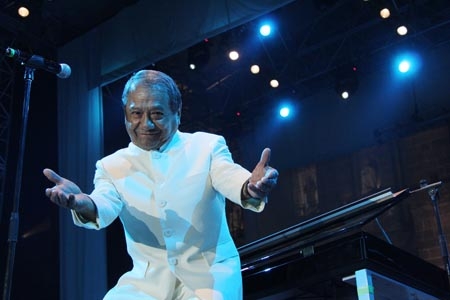 Armando Manzanero enamora a los poblanos
