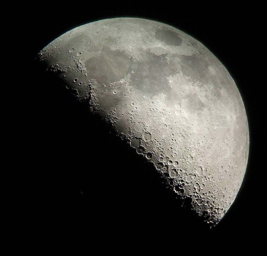 La Luna se encoge