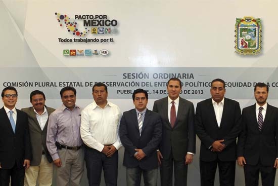 Partidos políticos y Moreno Valle “jalan las orejas” al presidente del IEE