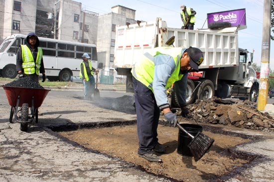 Puebla Capital destina 100 mdp para tapar baches: Velázquez