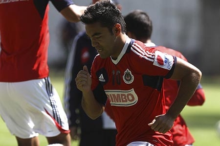 Chepo amenazó a Marco Fabián con no ir al Mundial si jugaba en Qatar