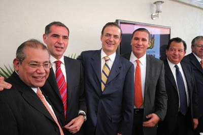 Moreno Valle y Marcelo Ebrard de luna de miel