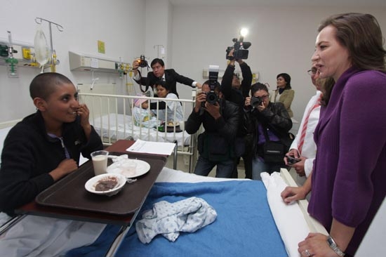 Presidenta del SEDIF visita a pacientes del Hospital para el Niño Poblano