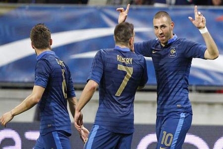 Francia vs Inglaterra chocan en la Euro 2012
