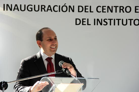 Fernando Manzanilla inauguró Centro Evaluador del Instituto de Administración Pública