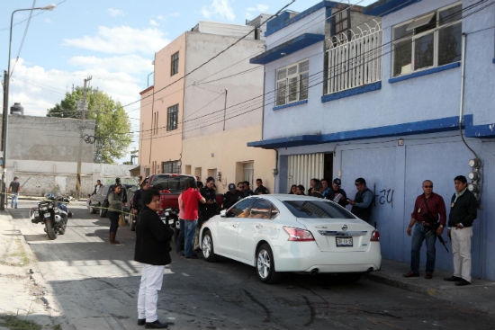 Empistolados despojaron de 50 mil pesos a cuentahabientes en la colonia Santiago