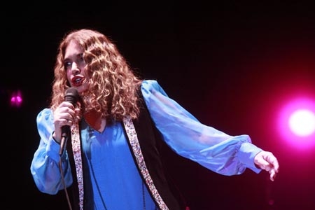 Tania Libertad enamora a Puebla con su voz de diosa