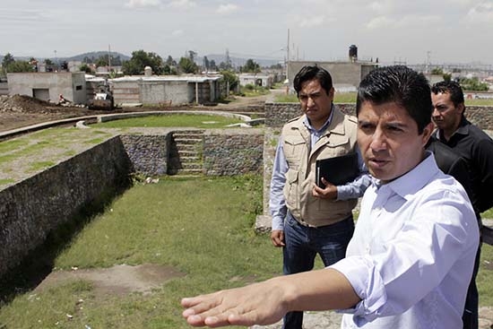 Edil de Puebla supervisa avance de rehabilitación de parque La Resurrección