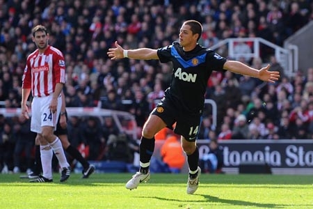 Chicharito da victoria al Manchester United