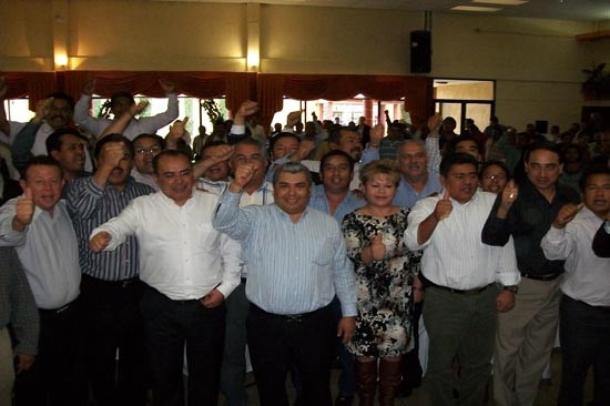 Zavala aceita su estructura rumbo al Senado