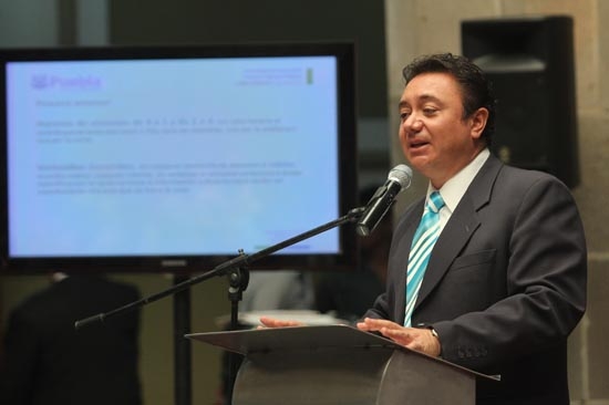 Buscan patrocinadores para hacer puentes peatonales en Puebla