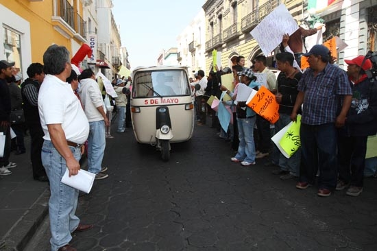 Dueños de mototaxis buscan amparo y protección de la CNDH