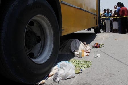Transporte público mató a anciana en Balcones del Sur