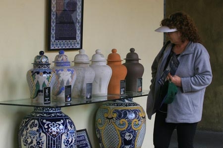 Exponen talavera en la Casa de Cultura de Puebla